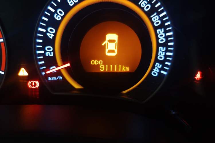 Used Toyota Corolla 2012 Luxurious Edition 1.8L CVT GL-i Odometer Close Up