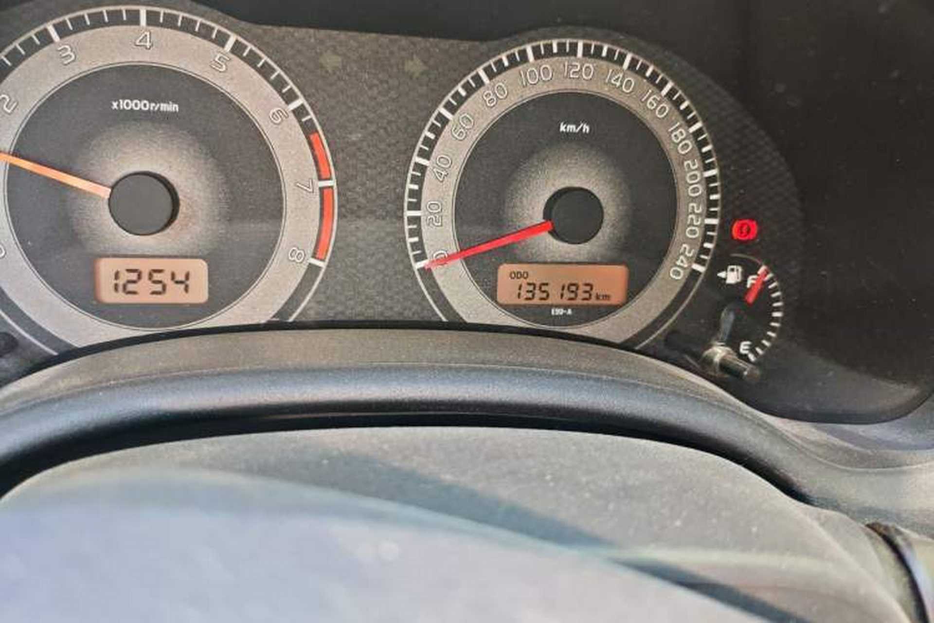 Used Toyota Corolla 2012 Luxurious Edition 1.6L Manual GL Odometer Close Up