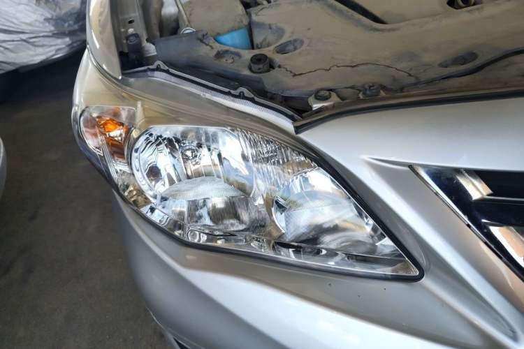 Used Toyota Corolla 2012 Luxurious Edition 1.6L Automatic GL Right Front Headlight