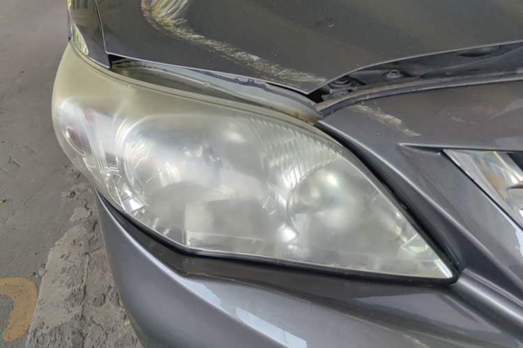 Used Toyota Corolla 2012 Luxurious Edition 1.6L Automatic GL Right Front Headlight
