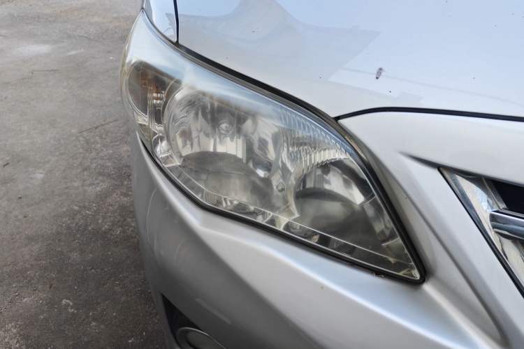 Used Toyota Corolla 2012 Luxurious Edition 1.6L Automatic GL Right Front Headlight