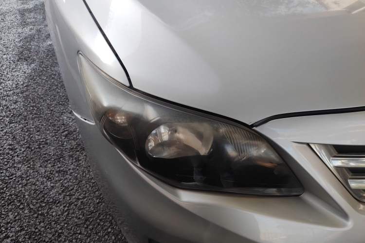 Used Toyota Corolla 2012 Luxurious Edition 1.6L Manual GL Right Front Headlight