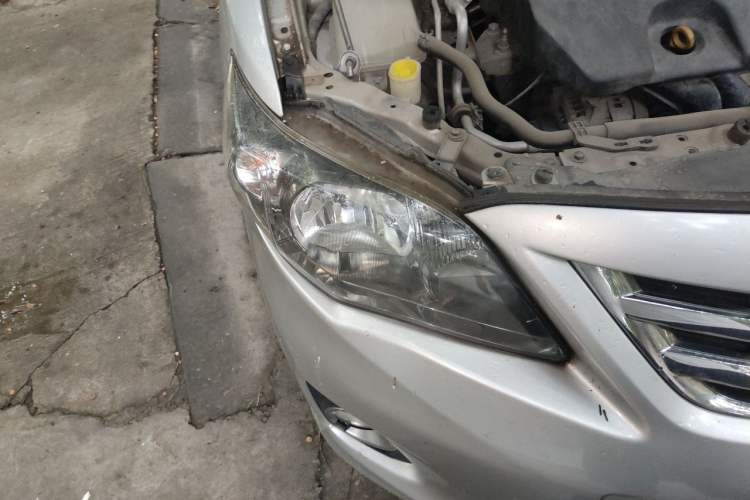 Used Toyota Corolla 2012 Luxurious Edition 1.6L Manual GL Right Front Headlight