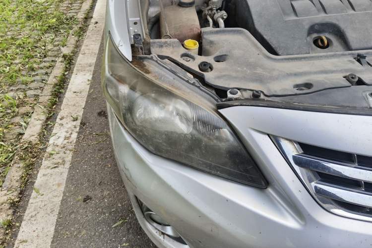 Used Toyota Corolla 2012 Luxurious Edition 1.6L Manual GL Right Front Headlight