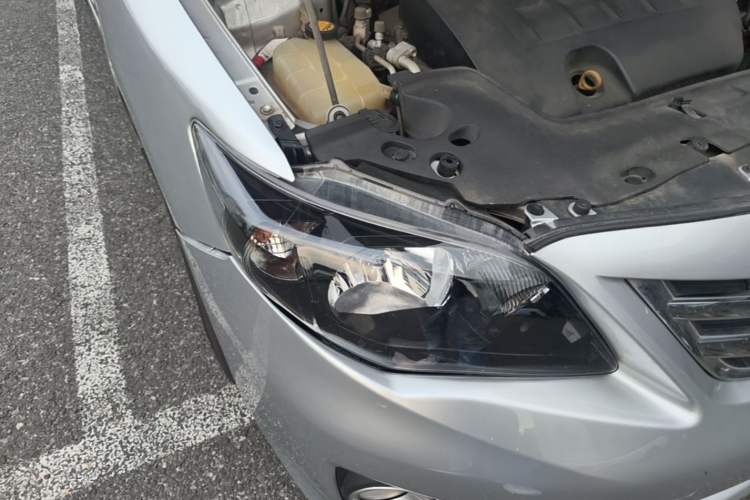 Used Toyota Corolla 2012 Luxurious Edition 1.6L Automatic GL Right Front Headlight