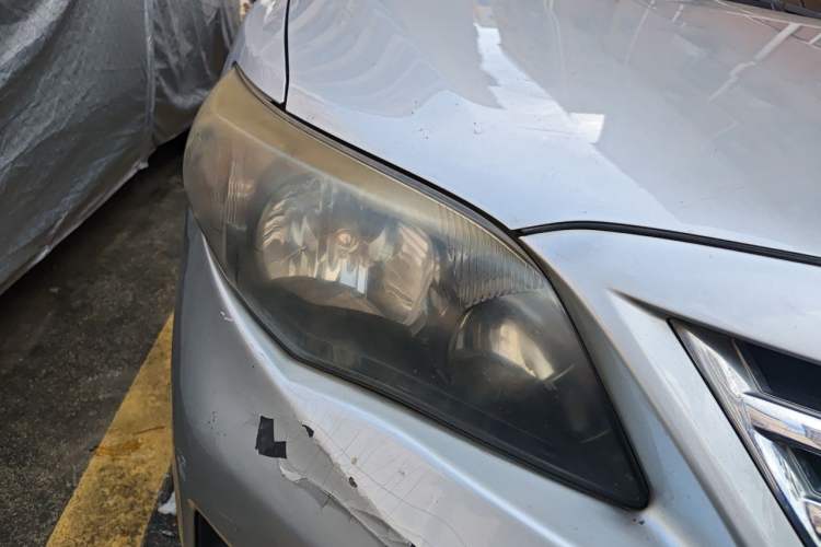Used Toyota Corolla 2012 Luxurious Edition 1.6L Manual GL Right Front Headlight