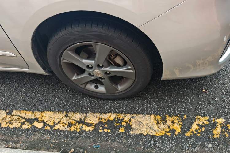 Used Toyota Corolla 2012 Luxurious Edition 1.8L CVT GL-i Right Front Wheel Hub