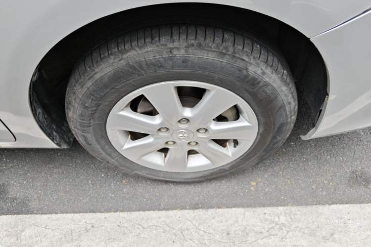Used Toyota Corolla 2012 Luxurious Edition 1.6L Automatic GL Right Front Wheel Hub
