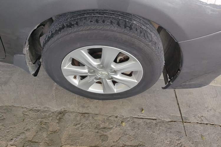 Used Toyota Corolla 2012 Luxurious Edition 1.6L Automatic GL Right Front Wheel Hub