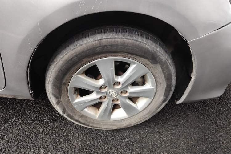 Used Toyota Corolla 2012 Luxurious Edition 1.6L Manual GL Right Front Wheel Hub