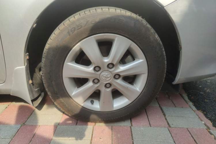 Used Toyota Corolla 2012 Luxurious Edition 1.6L Automatic GL Right Front Wheel Hub