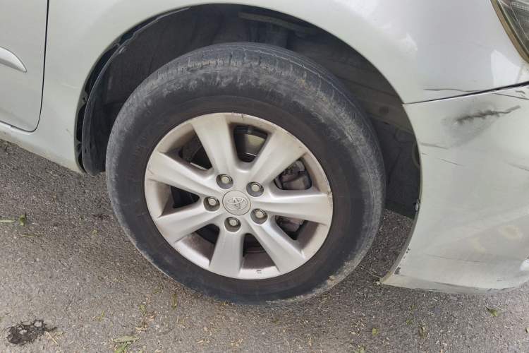Used Toyota Corolla 2012 Luxurious Edition 1.6L Manual GL Right Front Wheel Hub