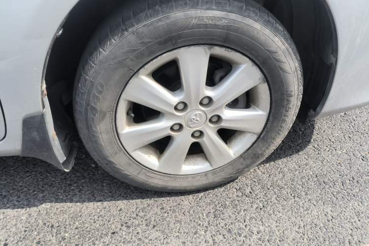 Used Toyota Corolla 2012 Luxurious Edition 1.6L Automatic GL Right Front Wheel Hub