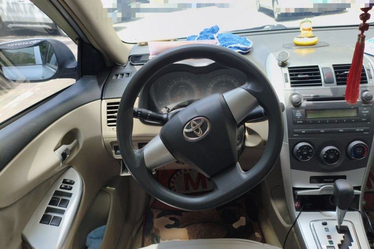 Used Toyota Corolla 2012 Luxurious Edition 1.6L Automatic GL Steering Wheel