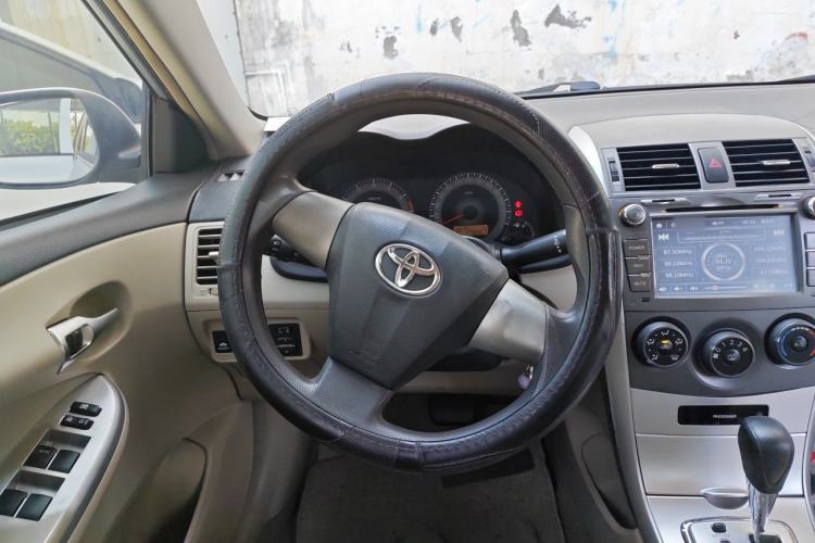 Used Toyota Corolla 2012 Luxurious Edition 1.6L Automatic GL Steering Wheel