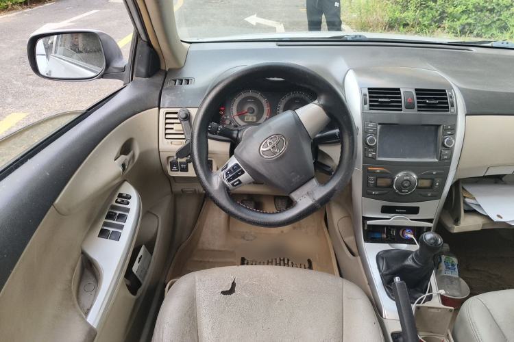Used Toyota Corolla 2012 Luxurious Edition 1.6L Manual GL Steering Wheel