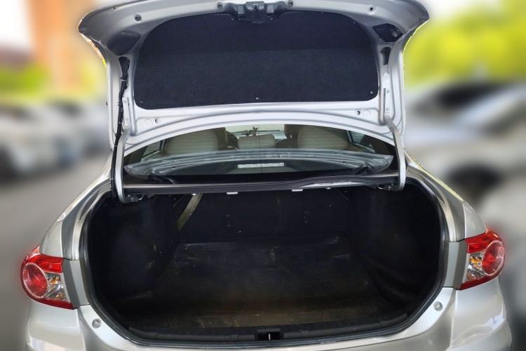 Used Toyota Corolla 2012 Luxurious Edition 1.6L Automatic GL Trunk