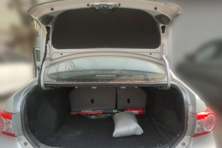 Used Toyota Corolla 2012 Luxurious Edition 1.6L Automatic GL Trunk