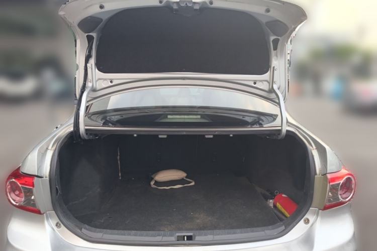 Used Toyota Corolla 2012 Luxurious Edition 1.6L Automatic GL Trunk