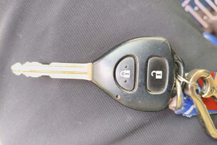 Used Toyota Corolla 2012 Luxurious Edition 1.6L Automatic GL Vehicle Key