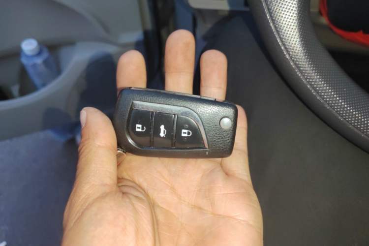 Used Toyota Corolla 2012 Luxurious Edition 1.6L Automatic GL Vehicle Key