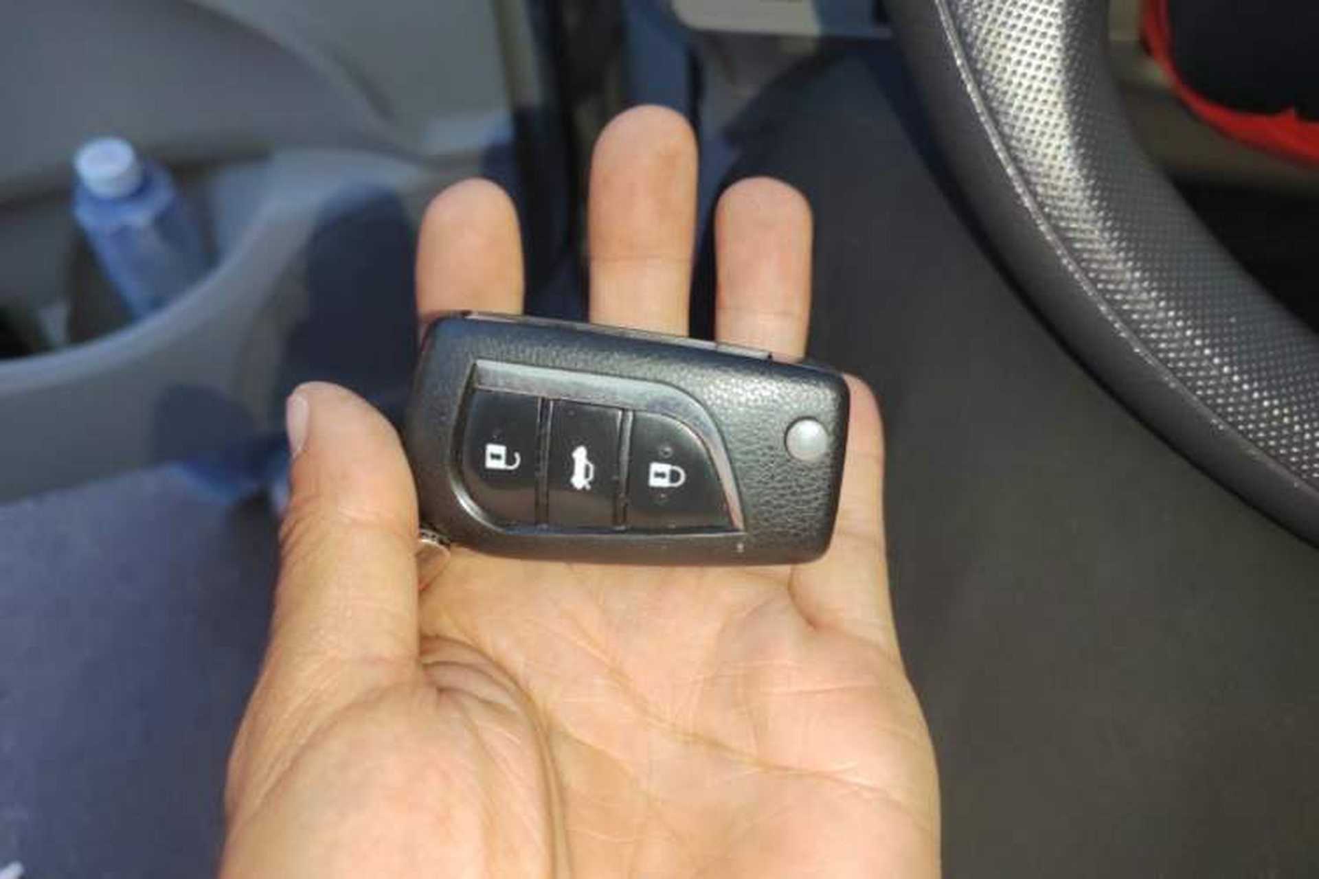 Used Toyota Corolla 2012 Luxurious Edition 1.6L Automatic GL Vehicle Key