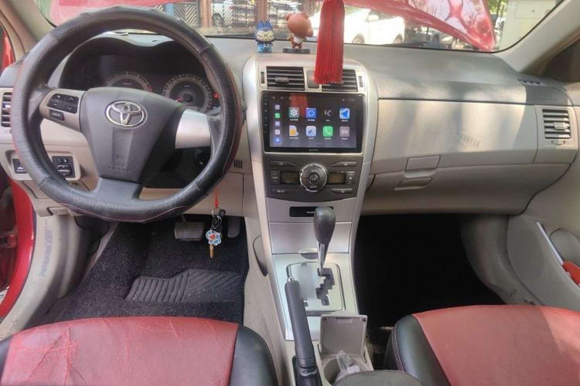 Used Toyota Corolla 2012 Luxurious Edition 1.6L Automatic GL Center Console