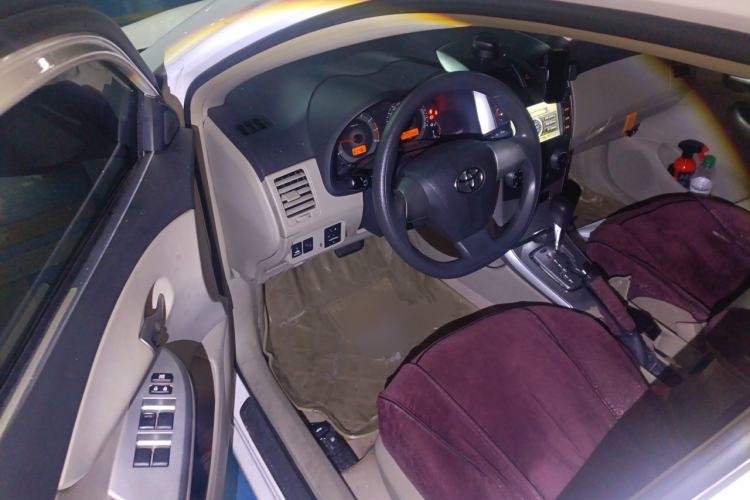 Used Toyota Corolla 2012 Luxurious Edition 1.6L Automatic GL Driver Seat