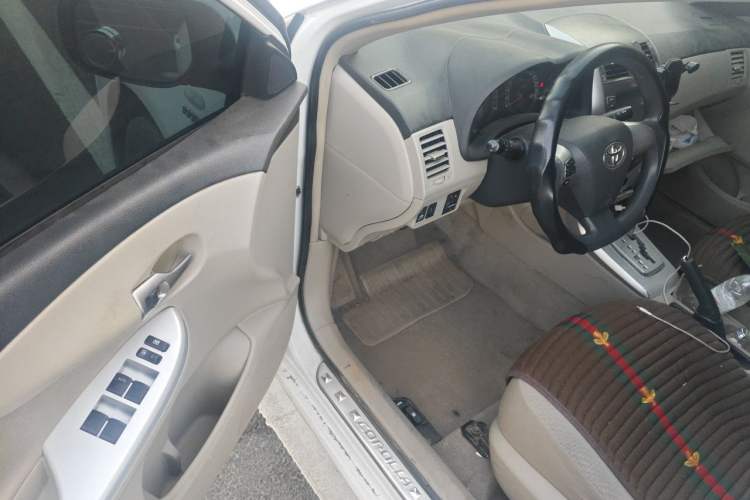 Used Toyota Corolla 2012 Luxurious Edition 1.6L Automatic GL Driver Seat