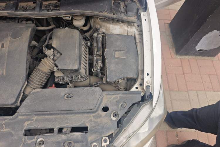 Used Toyota Corolla 2012 Luxurious Edition 1.6L Manual GL Engine Bay Left