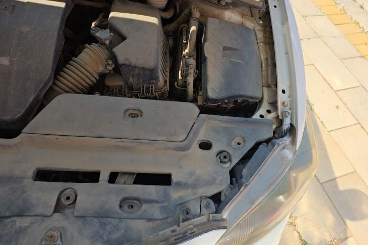 Used Toyota Corolla 2012 Luxurious Edition 1.6L Manual GL Engine Bay Left