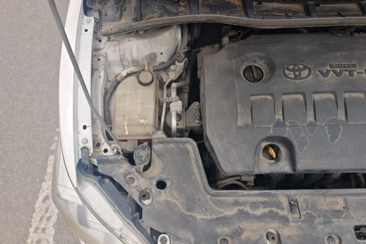Used Toyota Corolla 2012 Luxurious Edition 1.6L Manual GL Engine Bay Right