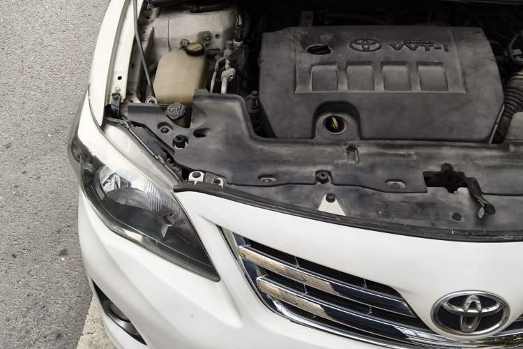 Used Toyota Corolla 2012 Luxurious Edition 1.6L Automatic GL Engine Bay Right