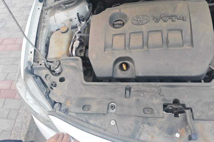 Used Toyota Corolla 2012 Luxurious Edition 1.6L Automatic GL Engine Bay Right