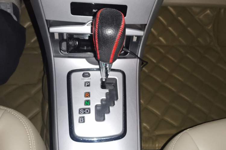 Used Toyota Corolla 2012 Luxurious Edition 1.8L CVT GL-i Gear Lever