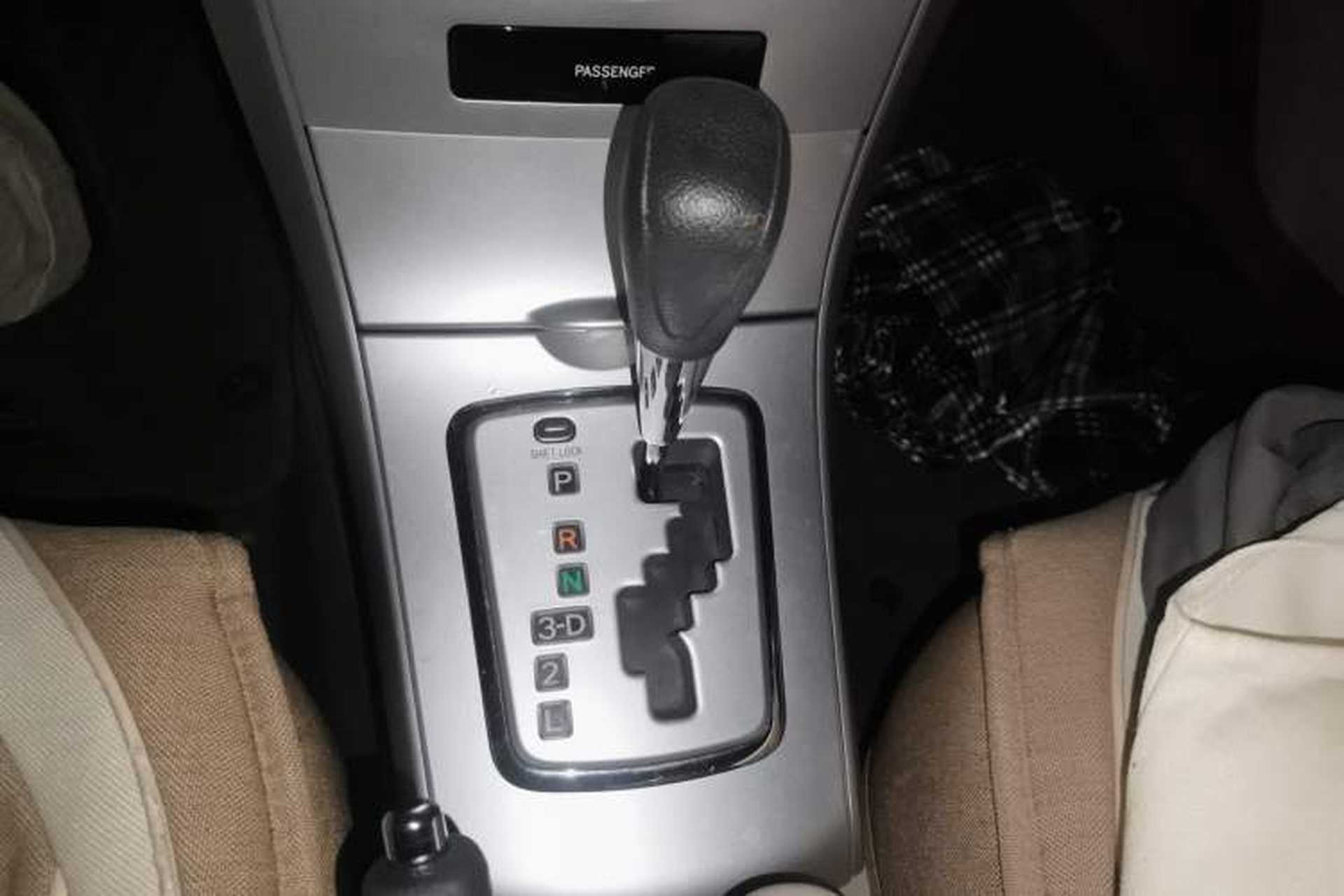 Used Toyota Corolla 2012 Luxurious Edition 1.6L Automatic GL Gear Lever