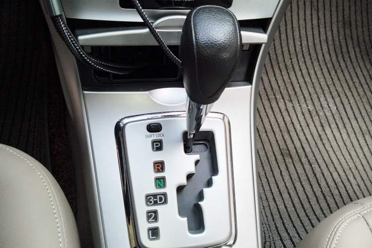 Used Toyota Corolla 2012 Luxurious Edition 1.6L Automatic GL Gear Lever