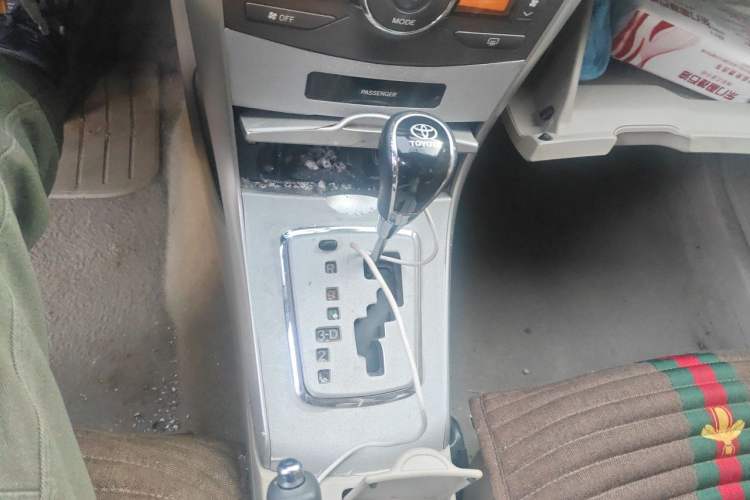 Used Toyota Corolla 2012 Luxurious Edition 1.6L Automatic GL Gear Lever