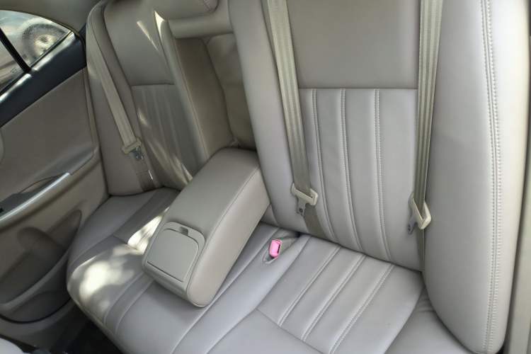 Used Toyota Corolla 2012 Luxurious Edition 1.8L CVT GL-i Left Rear Seat