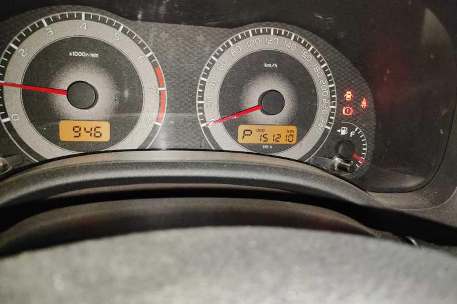 Used Toyota Corolla 2012 Luxurious Edition 1.6L Automatic GL Odometer Close Up