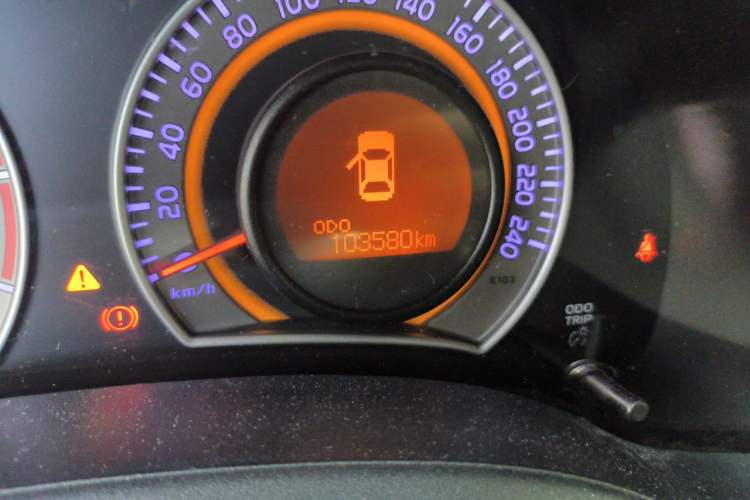 Used Toyota Corolla 2012 Luxurious Edition 1.8L CVT GL-i Odometer Close Up