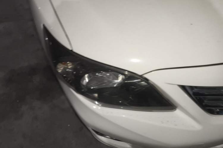 Used Toyota Corolla 2012 Luxurious Edition 1.8L CVT GL-i Right Front Headlight