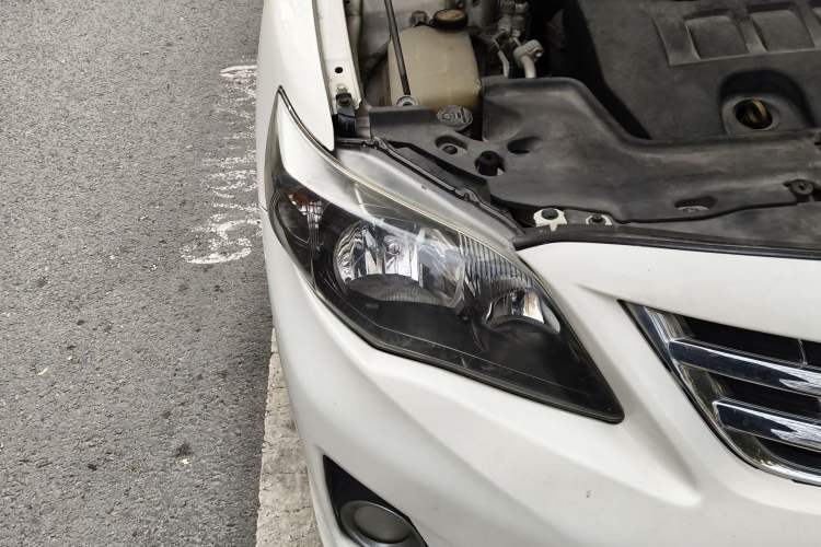 Used Toyota Corolla 2012 Luxurious Edition 1.6L Automatic GL Right Front Headlight