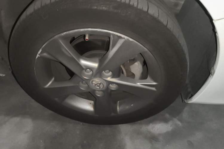 Used Toyota Corolla 2012 Luxurious Edition 1.8L CVT GL-i Right Front Wheel Hub