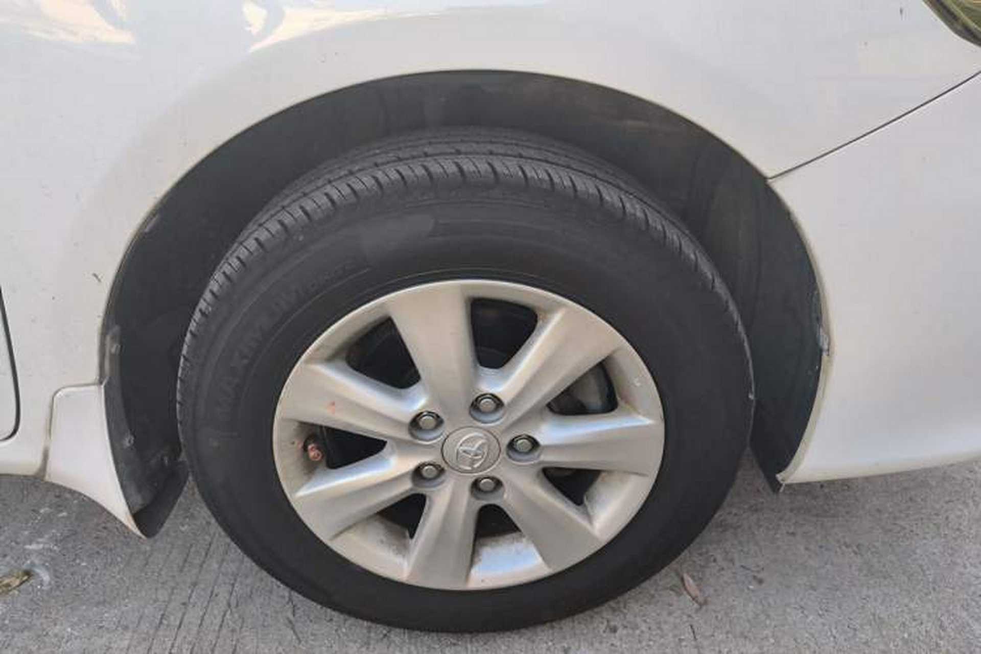 Used Toyota Corolla 2012 Luxurious Edition 1.6L Automatic GL Right Front Wheel Hub