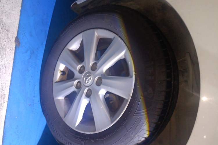 Used Toyota Corolla 2012 Luxurious Edition 1.6L Automatic GL Right Front Wheel Hub