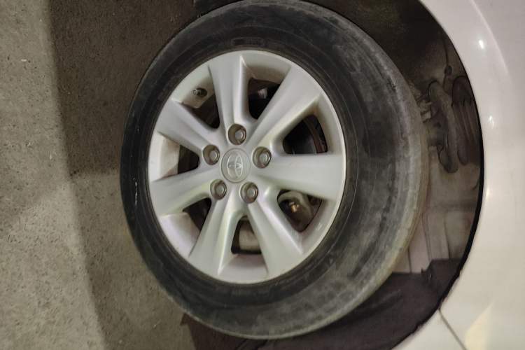 Used Toyota Corolla 2012 Luxurious Edition 1.6L Automatic GL Right Front Wheel Hub