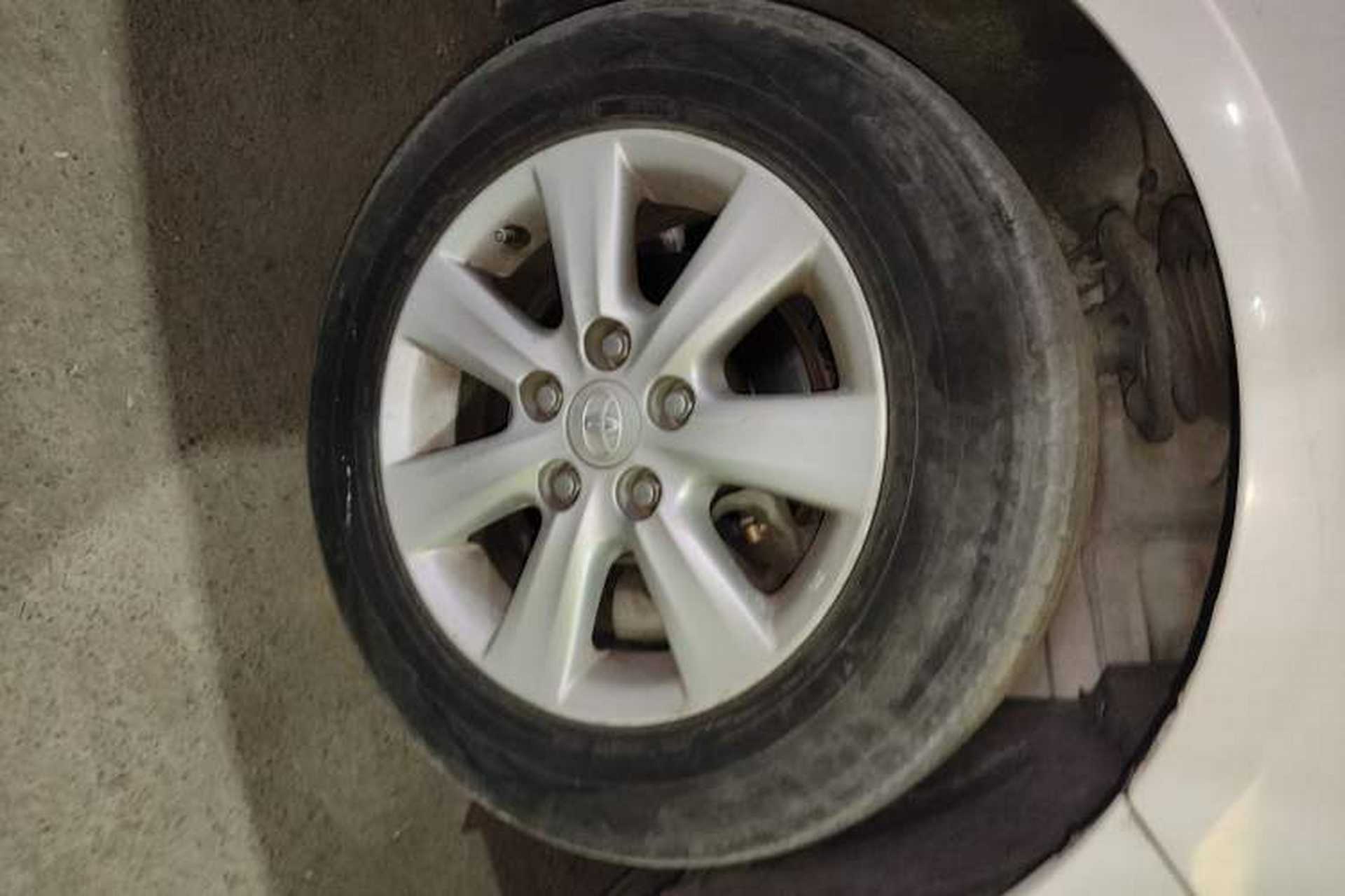 Used Toyota Corolla 2012 Luxurious Edition 1.6L Automatic GL Right Front Wheel Hub