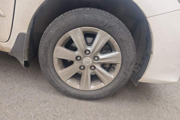 Used Toyota Corolla 2012 Luxurious Edition 1.6L Manual GL Right Front Wheel Hub