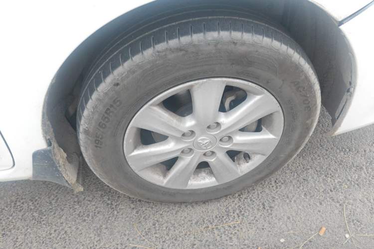 Used Toyota Corolla 2012 Luxurious Edition 1.6L Automatic GL Right Front Wheel Hub